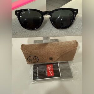 Ray-Ban sunglasses with Brown Sunglasses Case EUC